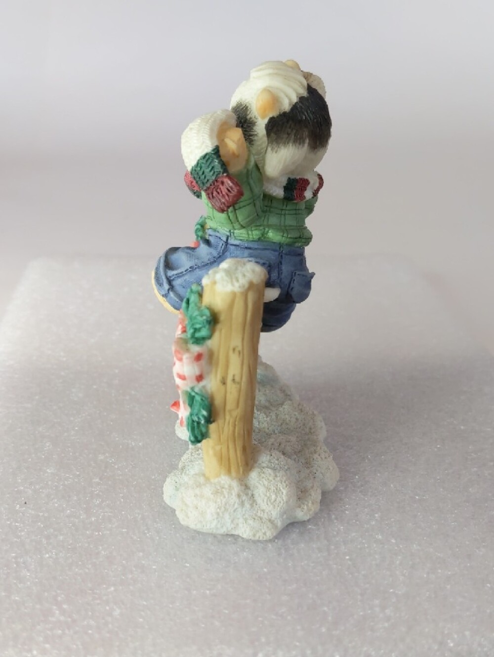 Enesco Mary's Moo Moo's 'Hoof Yourself A Mooey Little Christmas' Figurine - Picture 4 of 8